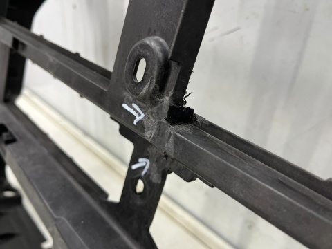 Pas przedni Mazda 3 IV BP 2019r.- wzmocnienie ramka chłodnic oryginalne bcjh-53111