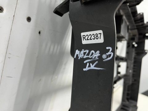 Pas przedni Mazda 3 IV BP 2019r.- wzmocnienie ramka chłodnic oryginalne bcjh-53111