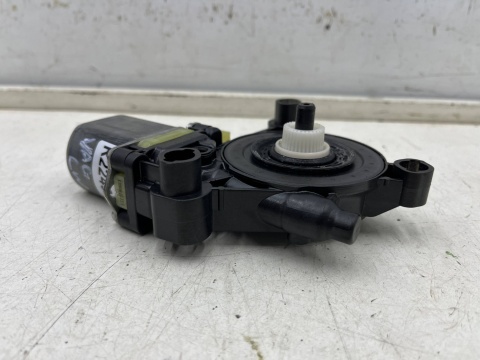 Podnośnik szyb VW Golf Tiguan Audi A3 Q2 Leon Macan 12r.- lewy przedni tylny silniczek podnoszenia szyby 5q0959801a