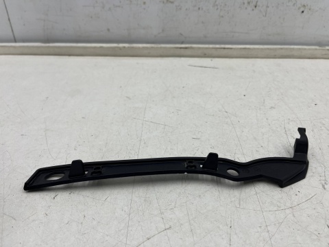 Ślizg Audi A3 8v sedan LIFT 16-20r. lewe tylne dolne mocowanie nadkola zderzaka lewy tył 8v5807083b