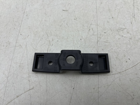 Ślizg Mercedes w206 C-klasa AMG line 21r.- NOWE tylne dolne mocowanie zderzaka wspornik uchwyt tył NOWY ORYGINALNY a2068852703