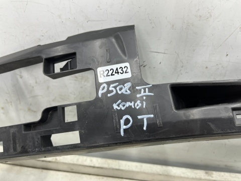 Ślizg Peugeot 508 II SW kombi 18r.- prawe tylne dolne mocowanie kosz przeciwmgielnego światła zderzaka wspornik prawy tył