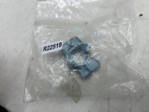 Uchwyt czujnika PDC Mazda 3 IV BP 19r.- przedni kosz ramka mocowanie na czujnik cofania parkowania oryginal b0j2-67uc5