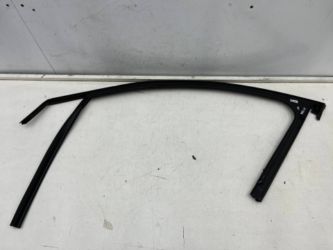 Uszczelka Renault Megane 4 IV 16-24r. guma szyby ramki prawych przednich drzwi prawy przód NIE USZKODZONA 803312944r