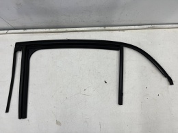 Uszczelka Renault Megane 4 IV HB Sedan 16-24r. guma szyby ramki lewych tylnych drzwi lewy tył NIE USZKODZONA