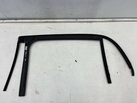 Uszczelka Renault Megane 4 IV HB Sedan 16-24r. guma szyby ramki prawych tylnych drzwi prawy tył NIE USZKODZONA