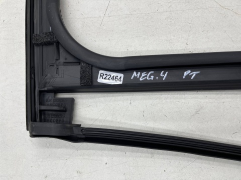 Uszczelka Renault Megane 4 IV HB Sedan 16-24r. guma szyby ramki prawych tylnych drzwi prawy tył NIE USZKODZONA
