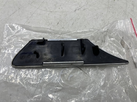 Zaślepka dyszy spryskiwaczy Ford Kuga MK1 08-12r. PRAWA zaślepka reflektora na spryskiwacz reflektora CHROM 166724-00