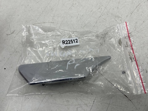 Zaślepka dyszy spryskiwaczy Ford Kuga MK1 08-12r. PRAWA zaślepka reflektora na spryskiwacz reflektora CHROM 166724-00