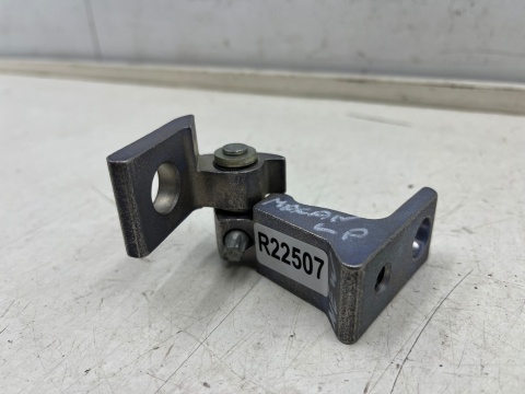 Zawias drzwi Macan I 95b 14r.- NOWY dolny górny zawias lewych przednich drzwi lewy przód 4g0831401d