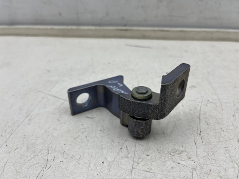 Zawias drzwi Macan I 95b 14r.- NOWY dolny górny zawias lewych przednich drzwi lewy przód 4g0831401d