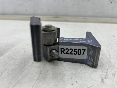 Zawias drzwi Macan I 95b 14r.- NOWY dolny górny zawias lewych przednich drzwi lewy przód 4g0831401d