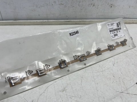 Znaczek Peugeot 208 II 2008 II 19-23r. NOWY napis znaczek emblemat na klapę bagażnika ORYGNALNY 98284027dx