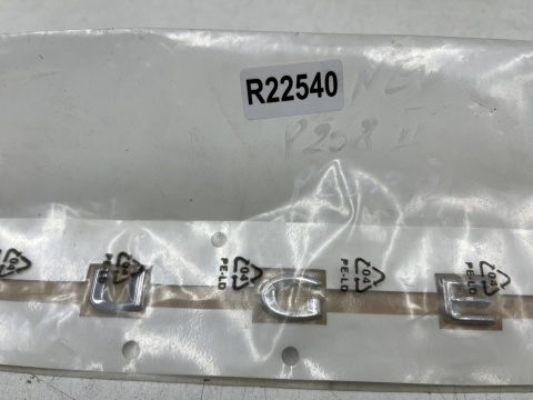 Znaczek Peugeot 208 II 2008 II 19-23r. NOWY napis znaczek emblemat na klapę bagażnika ORYGNALNY 98284027dx