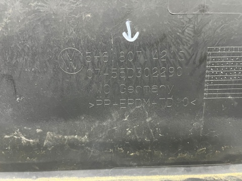 Zderzak tylny VW Golf 8 VIII 19r.- tył HB Hatchback 4XPDC 5H6807421C