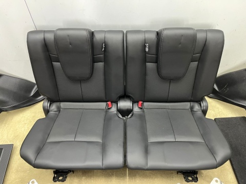 Fotele Nissan X-Trail III T32 Rogue 13-21r. przeróbka na 7 osobowy kanapa trzeci 3 rząd skórzana boczki mocowania pasy komplet