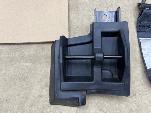 Fotele Nissan X-Trail III T32 Rogue 13-21r. przeróbka na 7 osobowy kanapa trzeci 3 rząd skórzana boczki mocowania pasy komplet