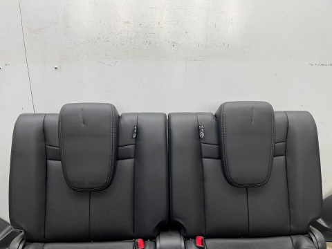 Fotele Nissan X-Trail III T32 Rogue 13-21r. przeróbka na 7 osobowy kanapa trzeci 3 rząd skórzana boczki mocowania pasy komplet