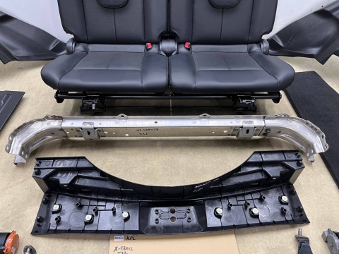 Fotele Nissan X-Trail III T32 Rogue 13-21r. przeróbka na 7 osobowy kanapa trzeci 3 rząd skórzana boczki mocowania pasy komplet