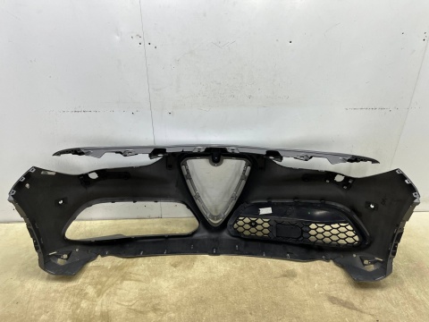Zderzak przedni Alfa Romeo Stelvio 17-22r. Przedlift przód 4XPDC spryski 50549458