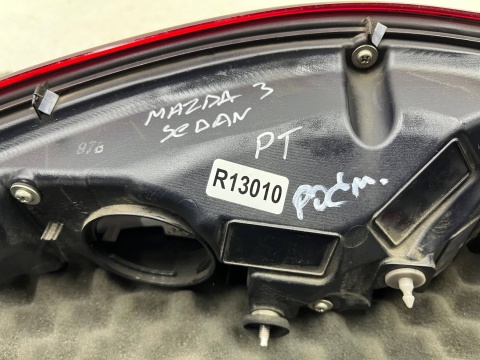 Lampa Mazda 3 IV BP SEDAN 19r.- prawa tylna w błotnik ORYGINALNA bcjh-51150