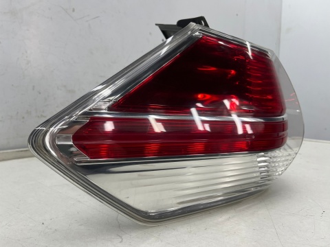 Lampa Nissan X-Trail III T32 Rogue 13-17r. Przedlift LEWA tylna w błotnik oryginalna lewy tył EUROPA Koito 220-17939