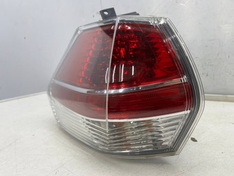 Lampa Nissan X-Trail III T32 Rogue 13-17r. Przedlift LEWA tylna w błotnik oryginalna lewy tył EUROPA Koito 220-17939