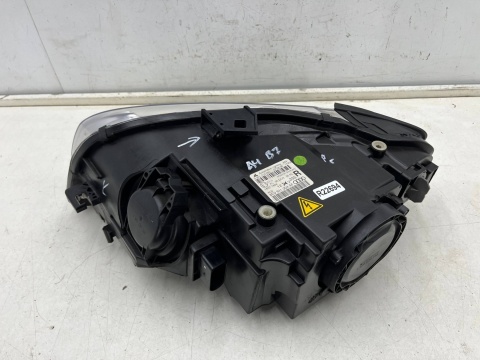 Lampa reflektor Audi A4 b7 04-08r. prawa przednia Xenon ksenon skrętna Europa oryginal prawy przód 8e0941004af