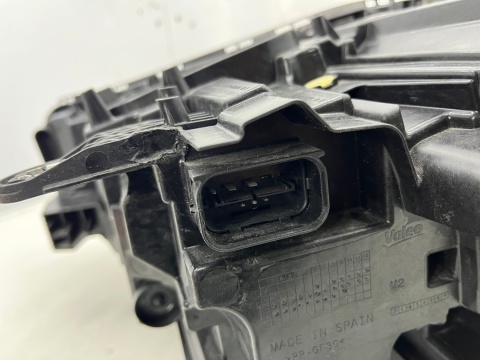 Lampa reflektor BMW X1 F48 LCI Lift 19-22r. prawa przednia FULL LED Europa oryginal prawy przód 5a01172