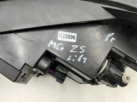 Lampa reflektor MG ZS lift 19r.- MG ZS EV lift 21r.- PRAWA przednia full LED prawy przód 11 pin EUROPA a00005r0200