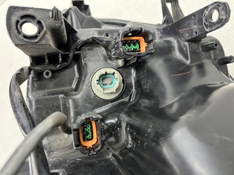 Lampa reflektor Nissan X-Trail III T32 Rogue 13-17r. Przedlift prawa przednia FULL LED Europa oryginal nieuszkodzona prawy przód