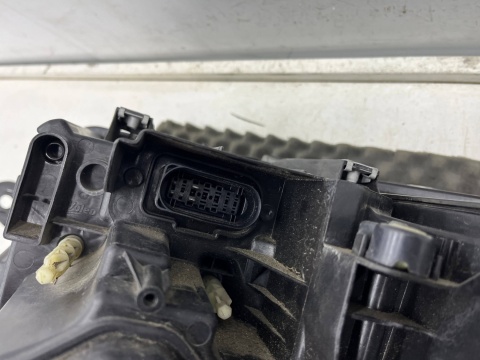 Lampa reflektor VW Transporter VI T6 T6.1 Multivan LIFT 19-24r. PRAWA przednia FULL LED prawy przód Europa 7l1941036d