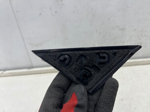 Listwa Mazda CX-5 II CX5 II KF 17r.- PRAWA przednia nakładka zęwnętrzna osłona zaślepka trójkąt drzwi bocznych prawy przód kb8a