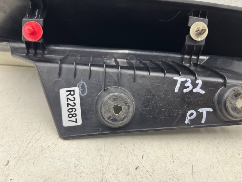 Listwa Nissan X-Trail III T32 Rogue 13-21r. prawa nakładka boczna bagażnika nad lampą maskownica karoseryjna 960324ce0a