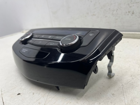 Panel klimatyzacji Nissan X-Trail III T32 Rogue Qashqai II j11 13-21r. sterowania nawiewem wentylacją climatronic 275004ea0a