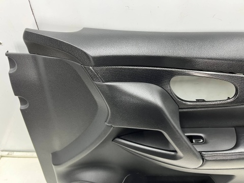 Tapicerka Nissan X-Trail III T32 Rogue 13-21r. prawy przedni boczek drzwi prawy przód