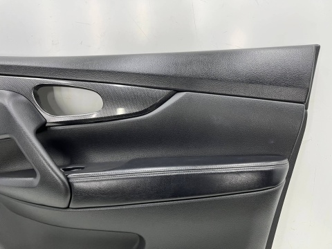 Tapicerka Nissan X-Trail III T32 Rogue 13-21r. prawy przedni boczek drzwi prawy przód