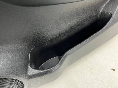 Tapicerka Nissan X-Trail III T32 Rogue 13-21r. prawy przedni boczek drzwi prawy przód