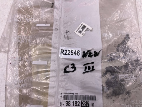 Znaczek Citroen C3 III 16-24r. NOWY napis znaczek emblemat na klapę bagażnika ORYGNALNY 9818228780