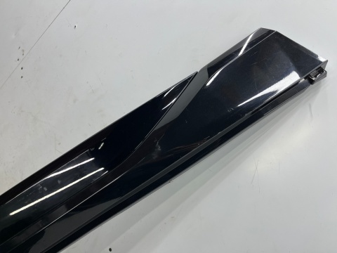 Listwa progowa BMW X1 U11 M-pakiet Msport 22r.- prawa nakładka progu zewnętrzna prawy próg 5a01682 9881952