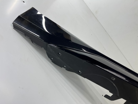 Listwa progowa BMW X1 U11 M-pakiet Msport 22r.- prawa nakładka progu zewnętrzna prawy próg 5a01682 9881952