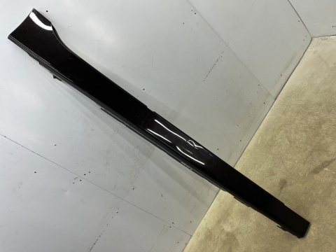 Listwa progowa BMW 2 F46 Gran Tourer 14-22r. PRAWA nakładka progu zewnętrzna prawy próg 7318852
