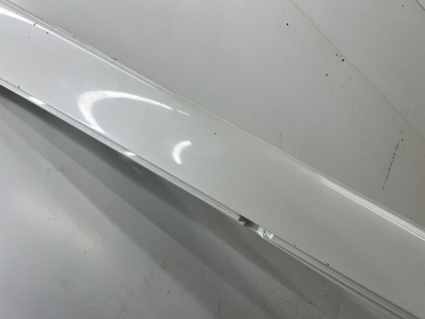 Listwa progowa BMW 5 F10 F11 sedan kombi 10-17r. lewa nakładka progu zewnętrzna kolor Mineralweiss lewy próg 7184773