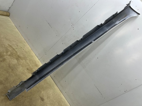 Listwa progowa BMW 5 F10 F11 sedan kombi 10-17r. lewa nakładka progu zewnętrzna kolor Mineralweiss lewy próg 7184773