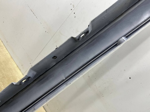 Listwa progowa BMW 5 F10 F11 sedan kombi 10-17r. lewa nakładka progu zewnętrzna kolor Mineralweiss lewy próg 7184773