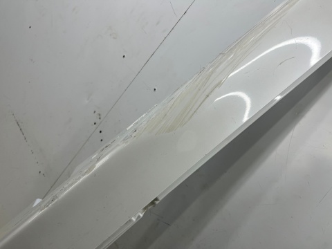 Listwa progowa BMW 5 F10 F11 sedan kombi 10-17r. prawa nakładka progu zewnętrzna kolor Mineralweiss prawy próg 7184774