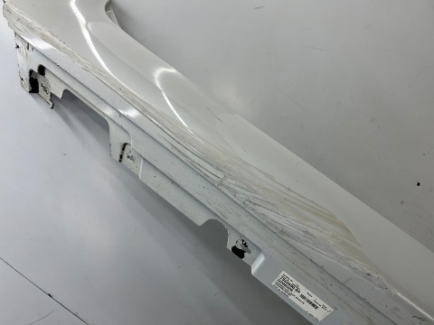 Listwa progowa BMW 5 F10 F11 sedan kombi 10-17r. prawa nakładka progu zewnętrzna kolor Mineralweiss prawy próg 7184774