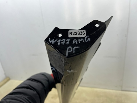 Listwa progowa Mercedes w177 AMG a-klasa 18r.- PRAWA nakładka progu zewnętrzna prawy próg a1776901801