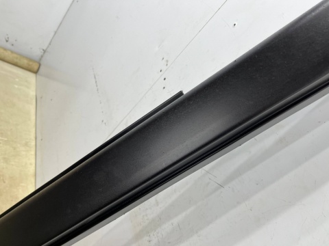 Listwa progowa Nissan X-Trail III T32 Rogue 13-17r. prawa nakładka progu zewnętrzna prawy próg 768504ce0a