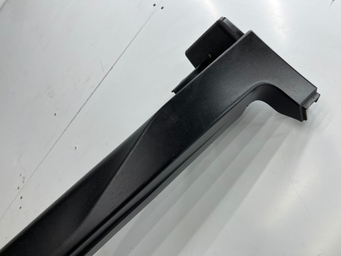 Listwa progowa Nissan X-Trail III T32 Rogue 13-17r. prawa nakładka progu zewnętrzna prawy próg 768504ce0a
